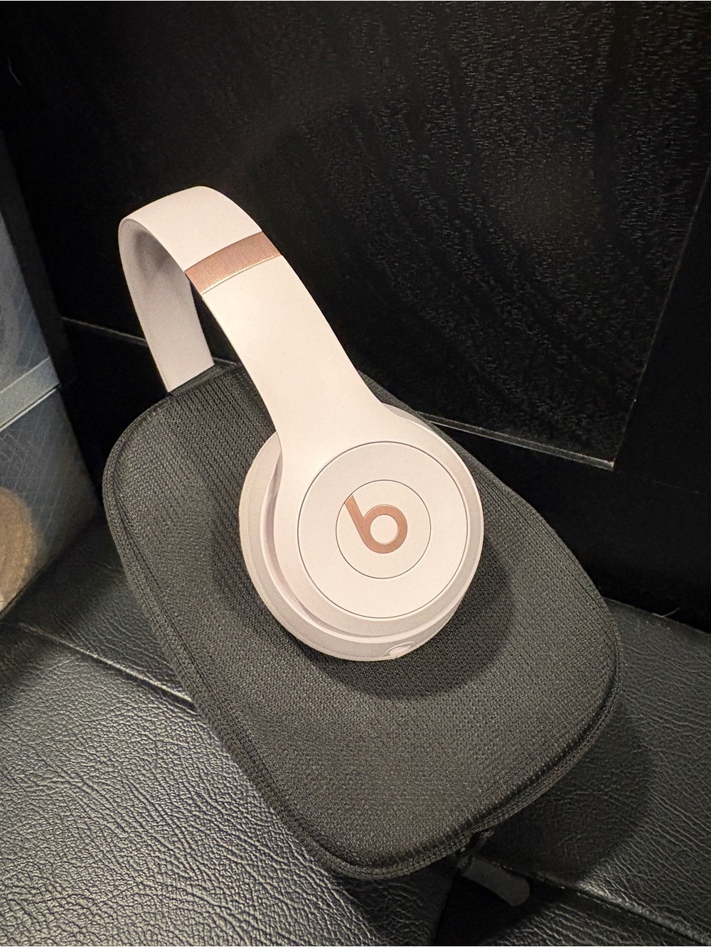 Beats Solo 4 Rose Gold